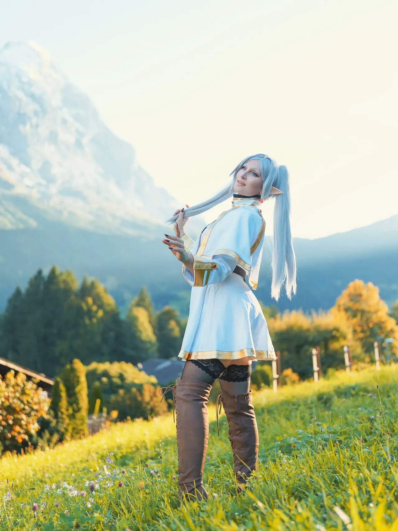 Holly Wolf as Frieren — cosplay photo 5 of 17