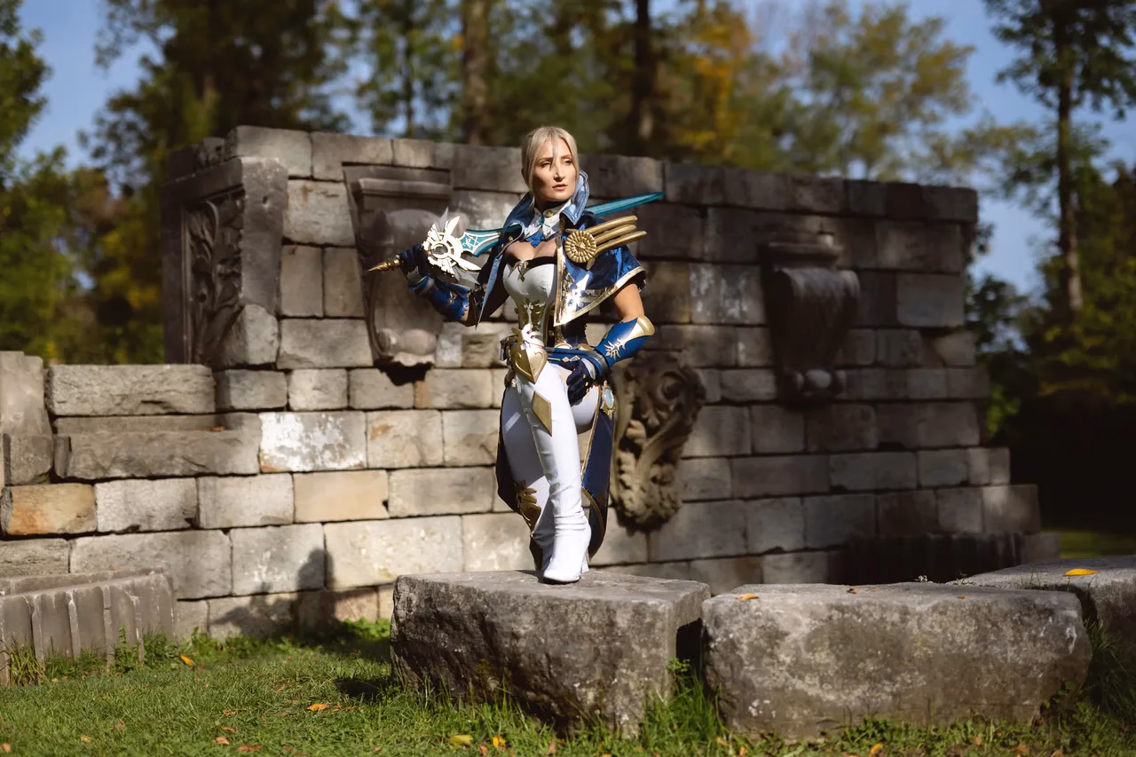 Holly Wolf as Jean Gunnhildr — cosplay photo 11 of 45