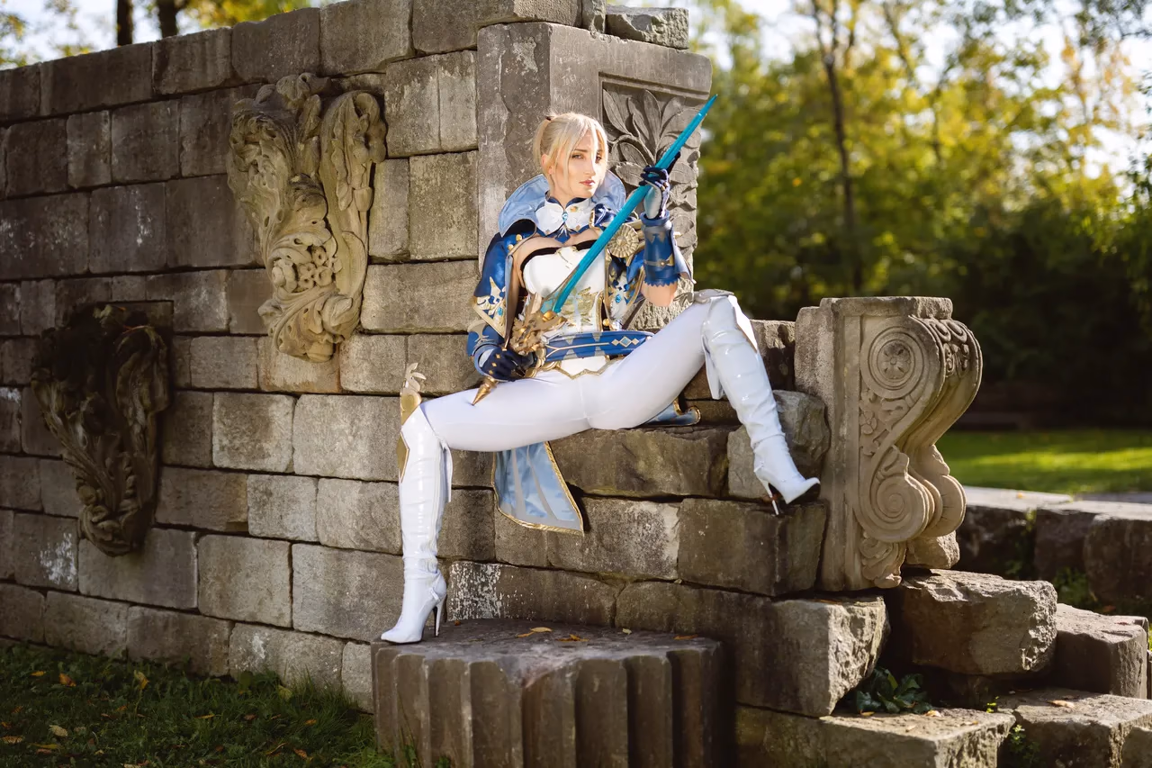 Holly Wolf as Jean Gunnhildr — cosplay photo 12 of 45