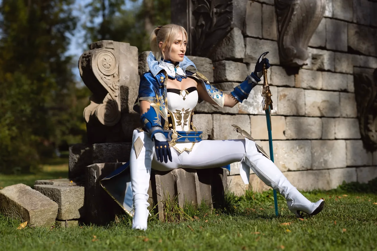 Holly Wolf as Jean Gunnhildr — cosplay photo 13 of 45