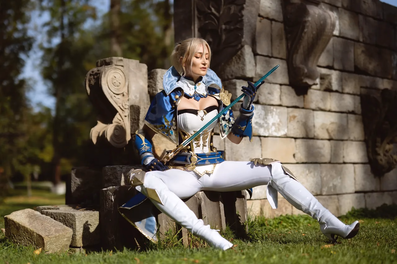 Holly Wolf as Jean Gunnhildr — cosplay photo 14 of 45