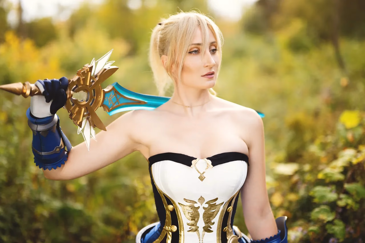 Holly Wolf as Jean Gunnhildr — cosplay photo 16 of 45