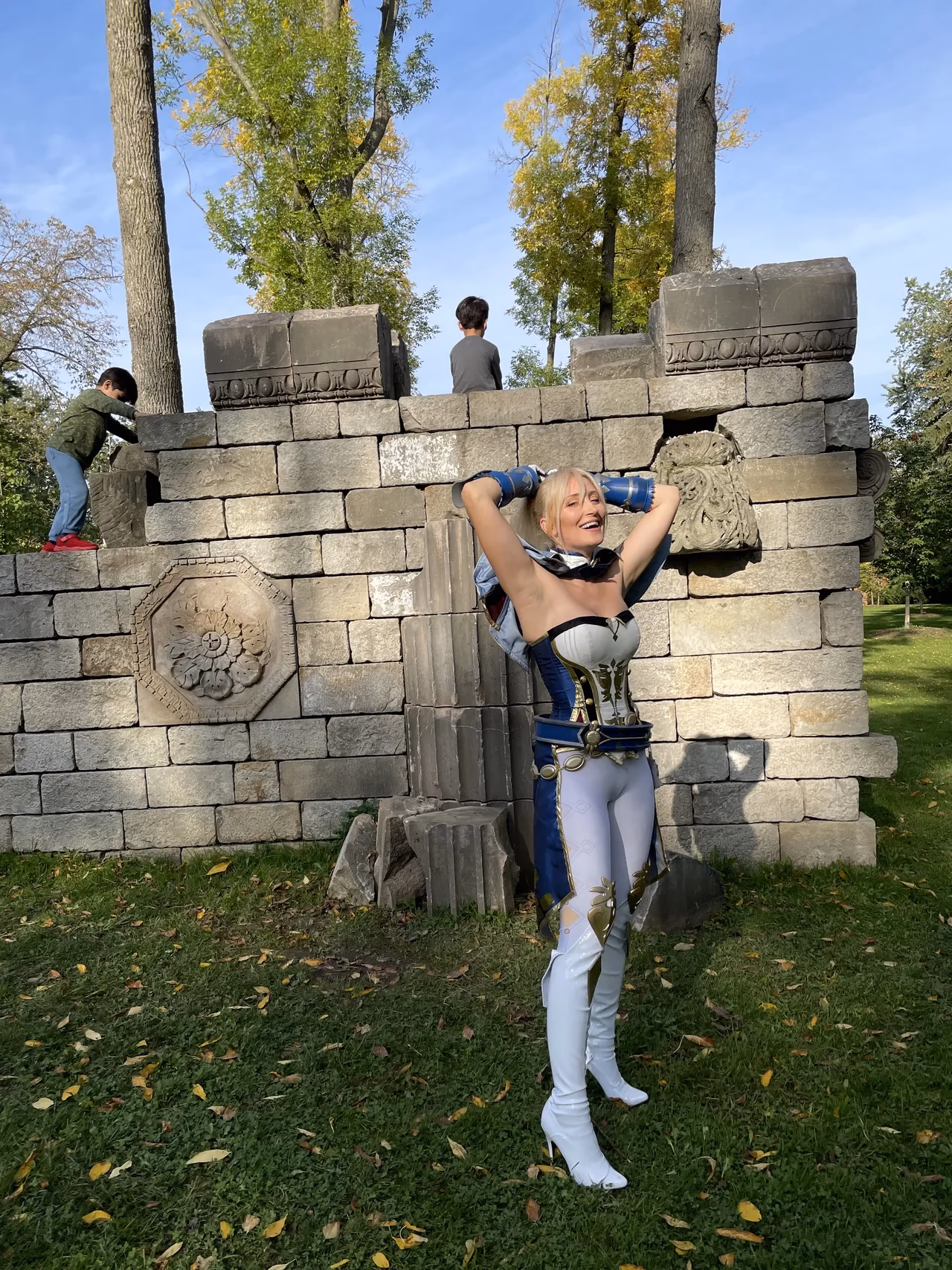 Holly Wolf as Jean Gunnhildr — cosplay photo 27 of 45