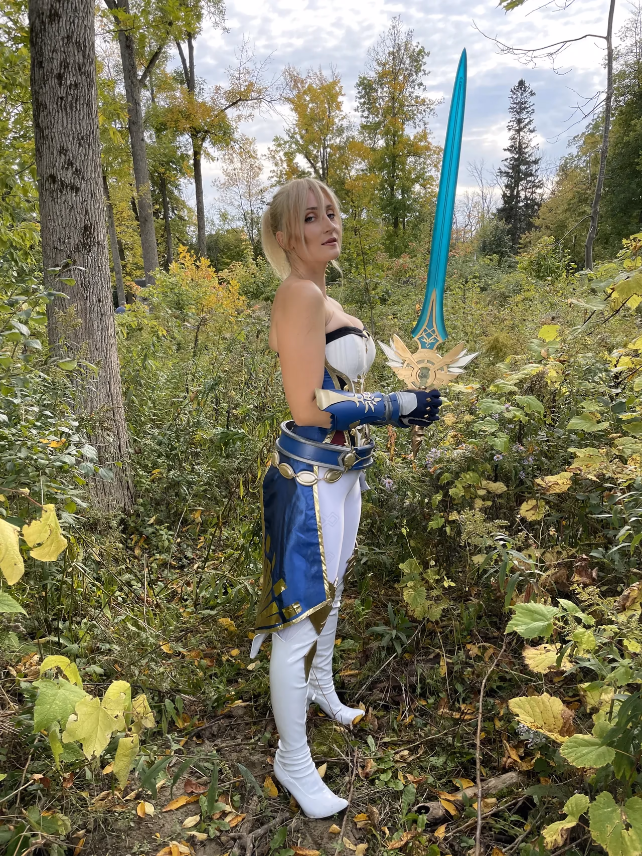 Holly Wolf as Jean Gunnhildr — cosplay photo 30 of 45