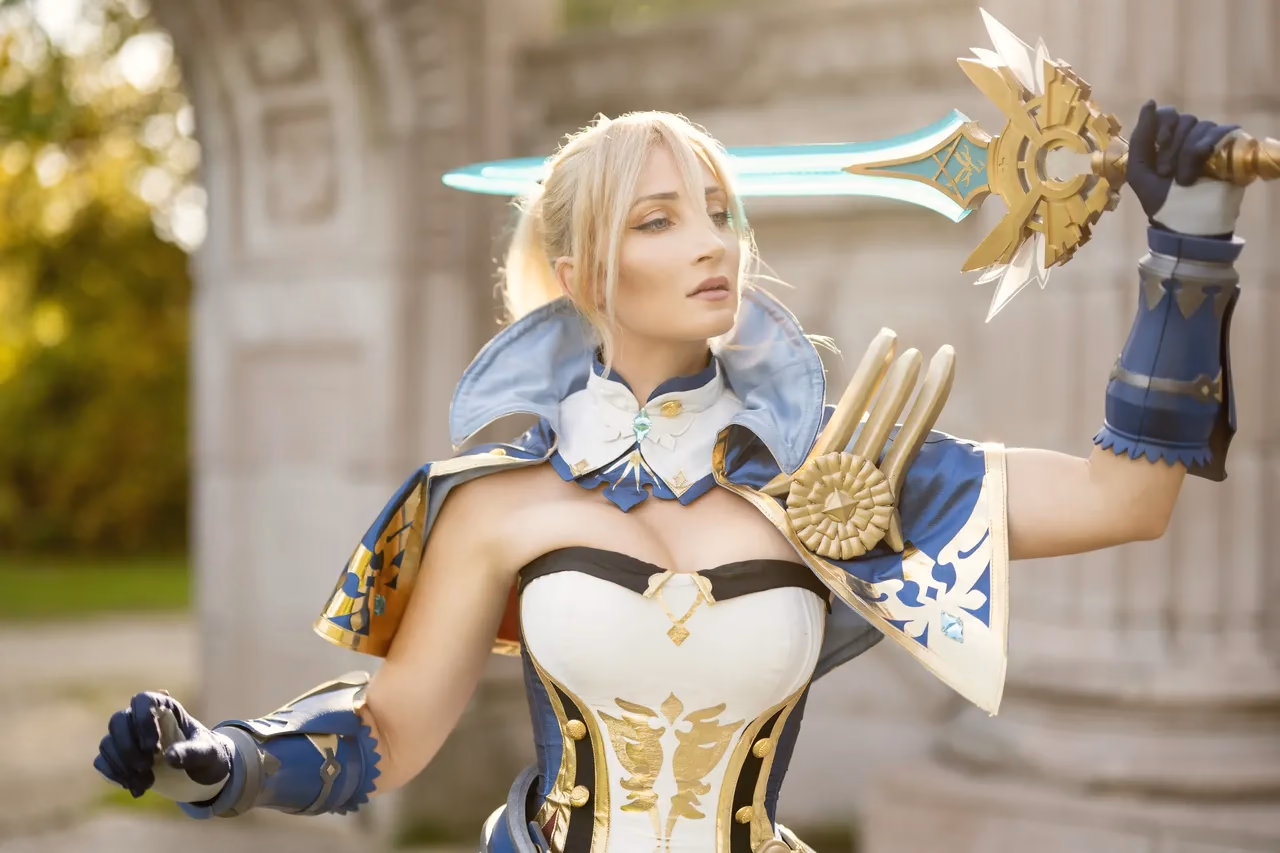 Holly Wolf as Jean Gunnhildr — cosplay photo 8 of 45