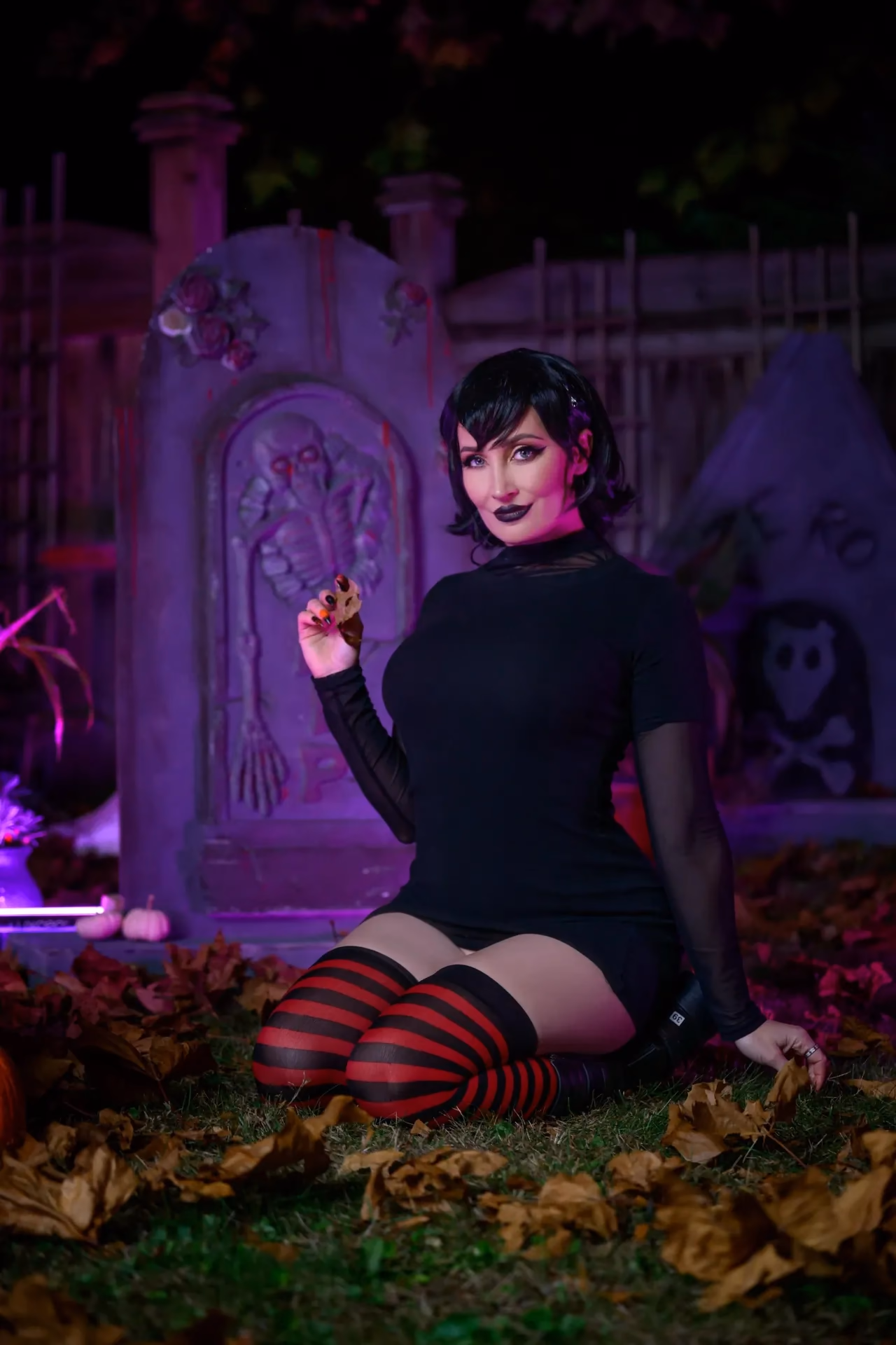 Holly Wolf as Mavis Dracula — cosplay photo 2 of 16