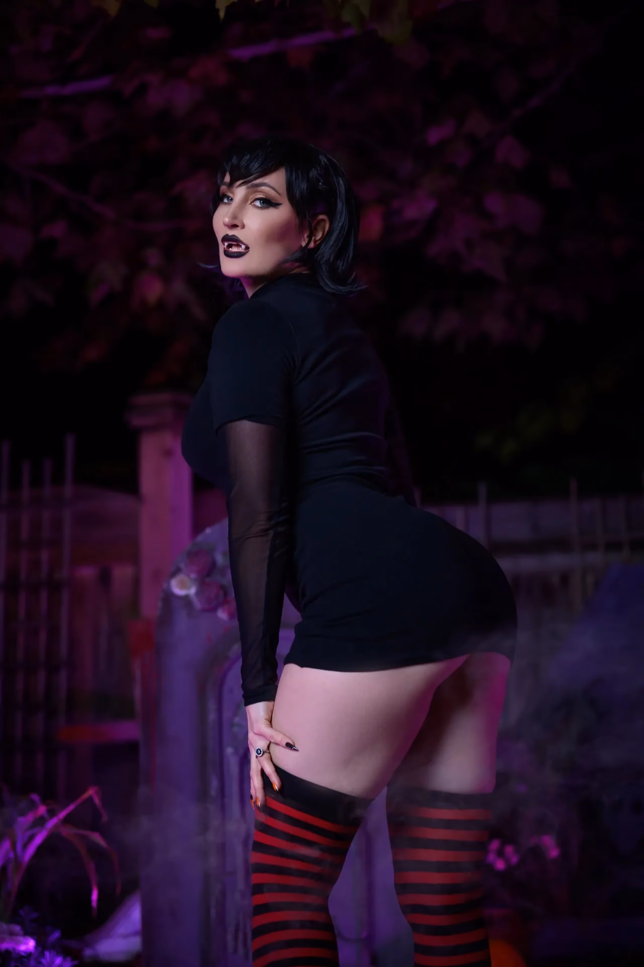 Holly Wolf as Mavis Dracula — cosplay photo 3 of 16
