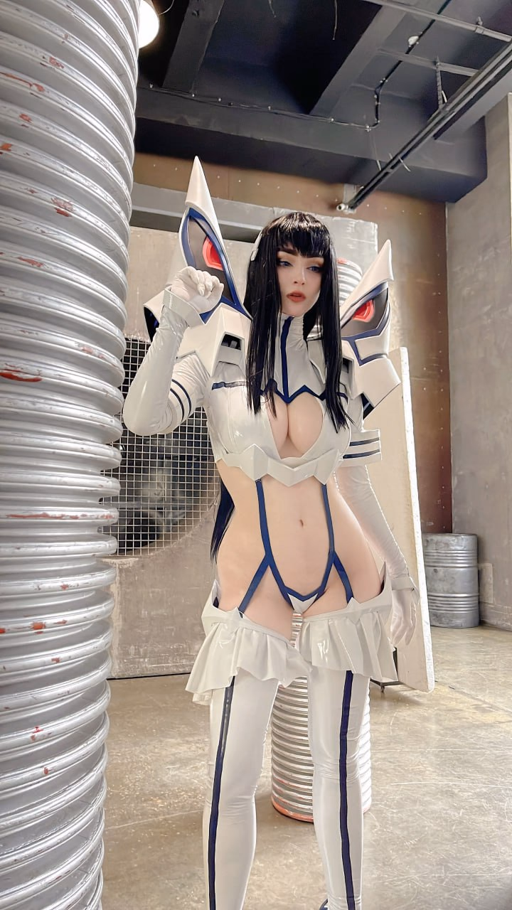 Hologana as Satsuki Kiryuin — cosplay photo 10 of 13
