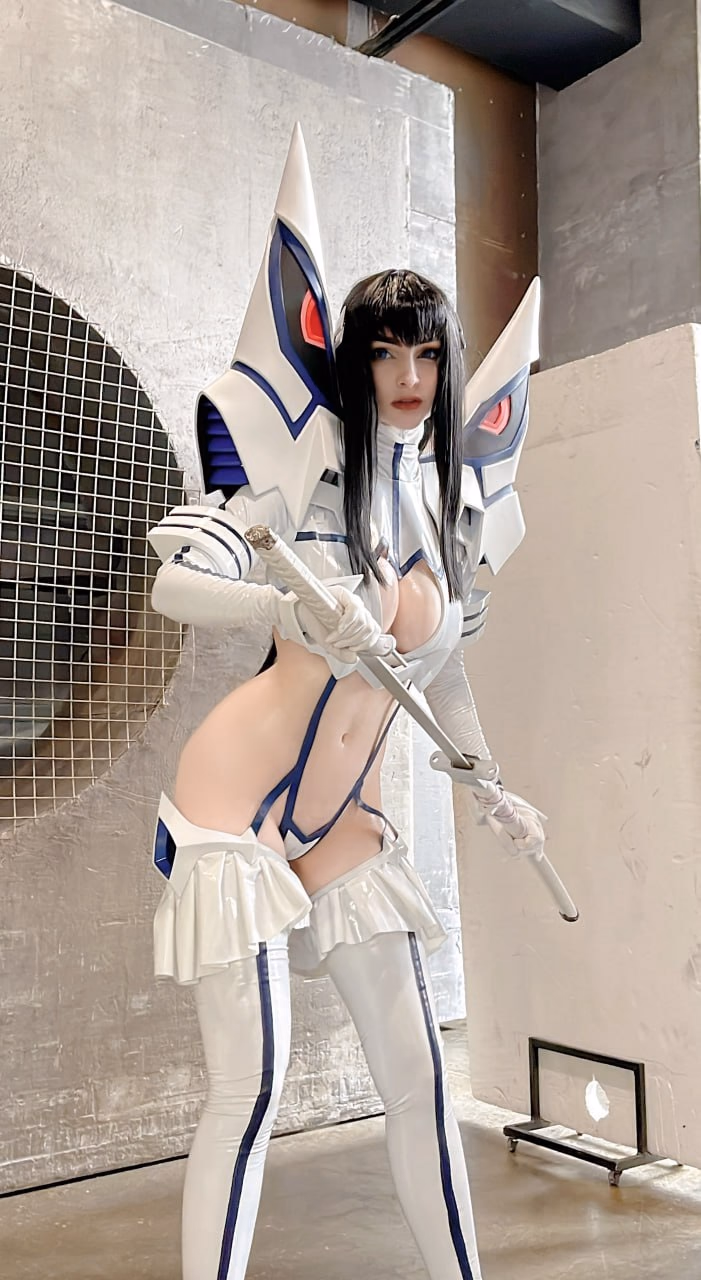 Hologana as Satsuki Kiryuin — cosplay photo 6 of 13