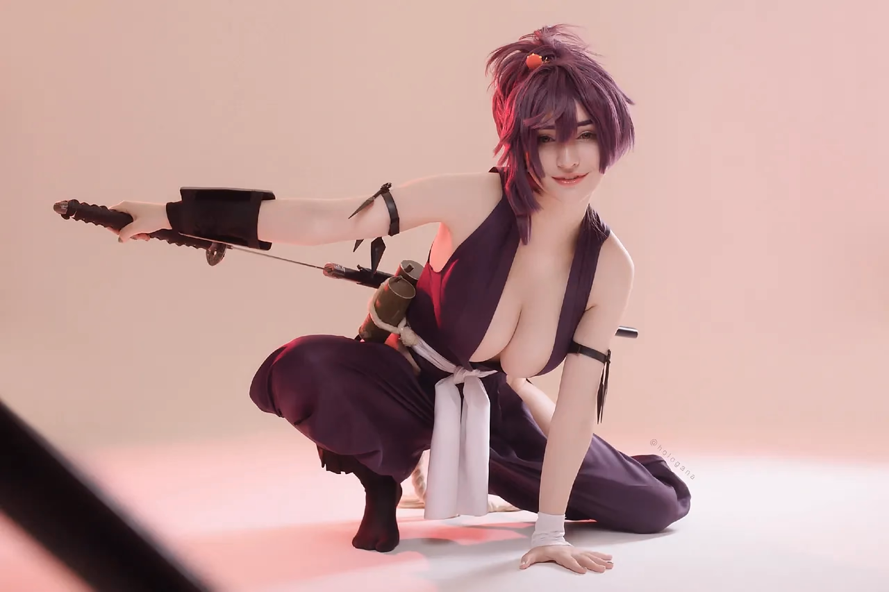 Hologana as Yuzuriha — cosplay photo 5 of 19