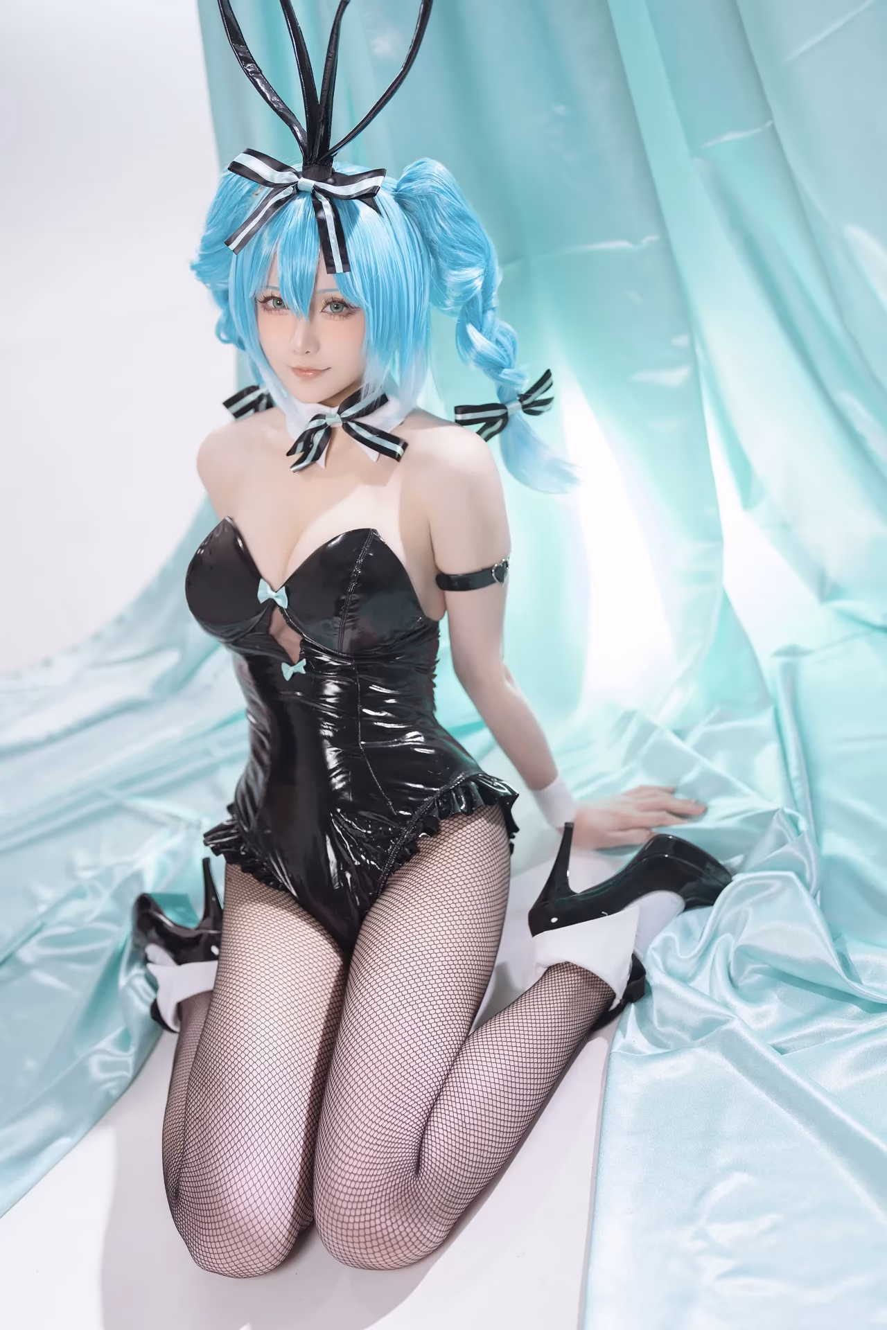 Hoshilily as Hatsune Miku — cosplay photo 13 of 44