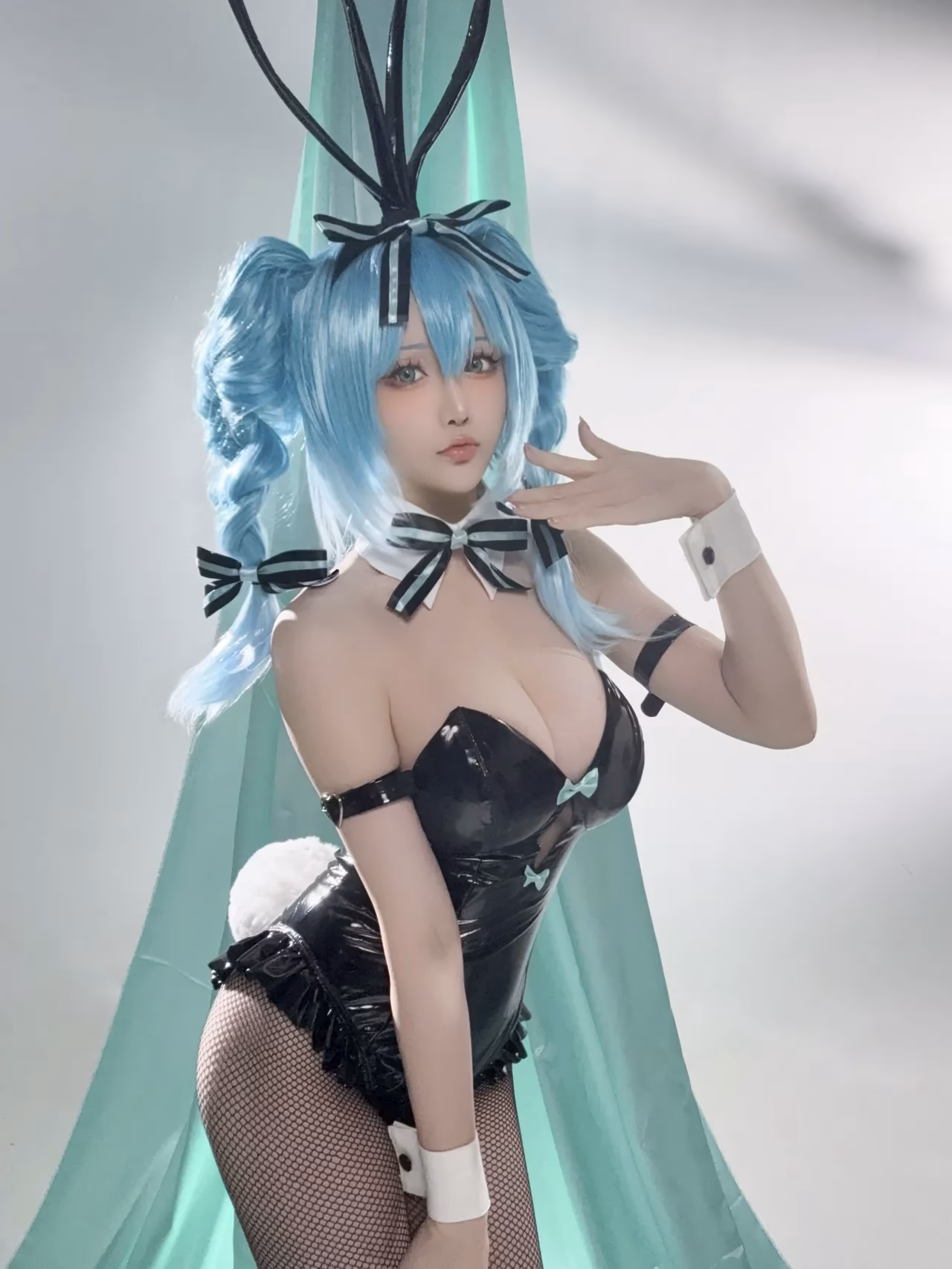 Hoshilily as Hatsune Miku — cosplay photo 37 of 44