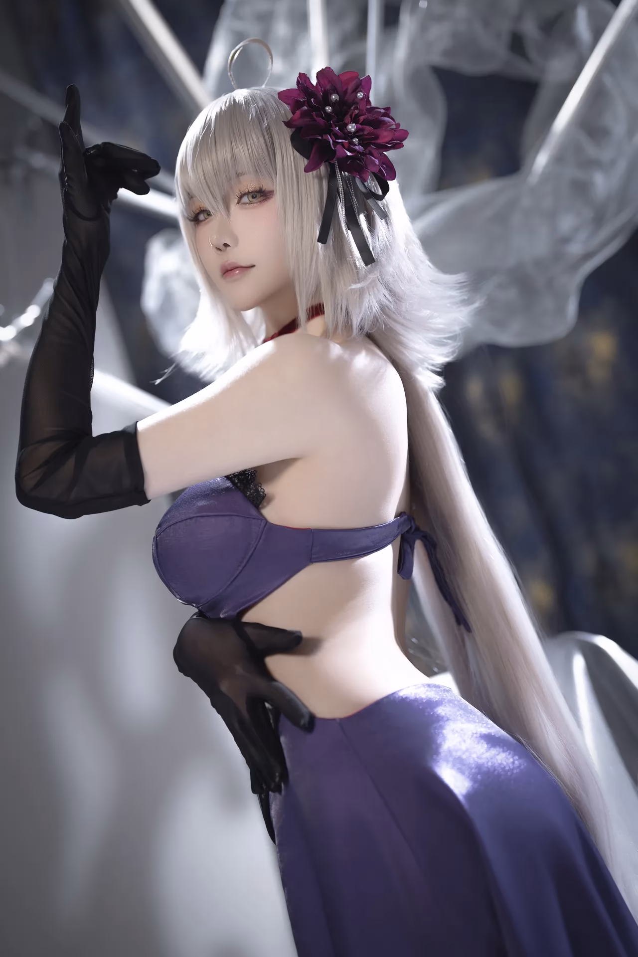 Hoshilily as Jeanne d'Arc (Alter) — cosplay photo 2 of 33