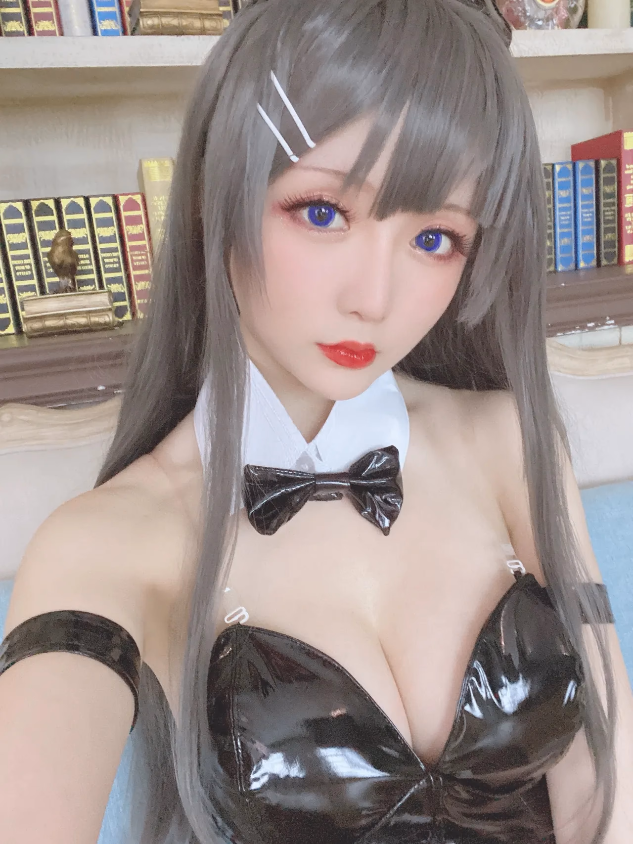 Hoshilily as Mai Sakurajima — cosplay photo 24 of 27