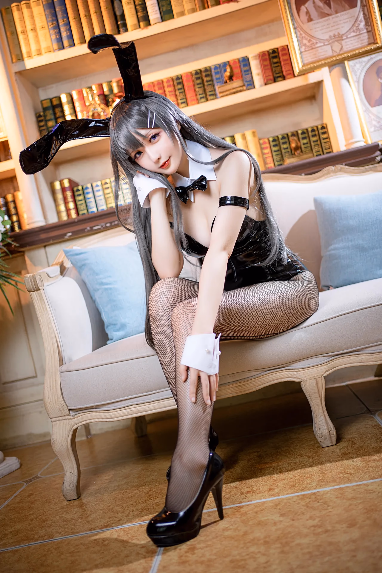 Hoshilily as Mai Sakurajima — cosplay photo 5 of 27