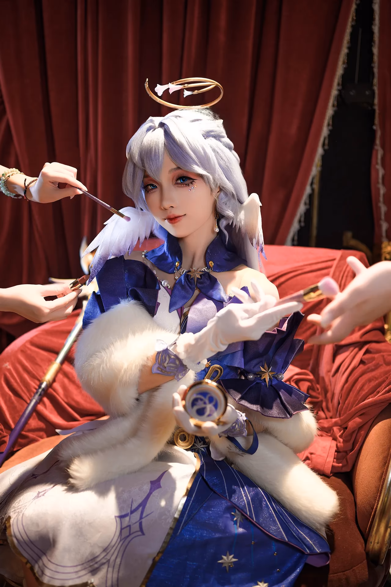 Hu Jiu Jiu as Robin — cosplay photo 11 of 61