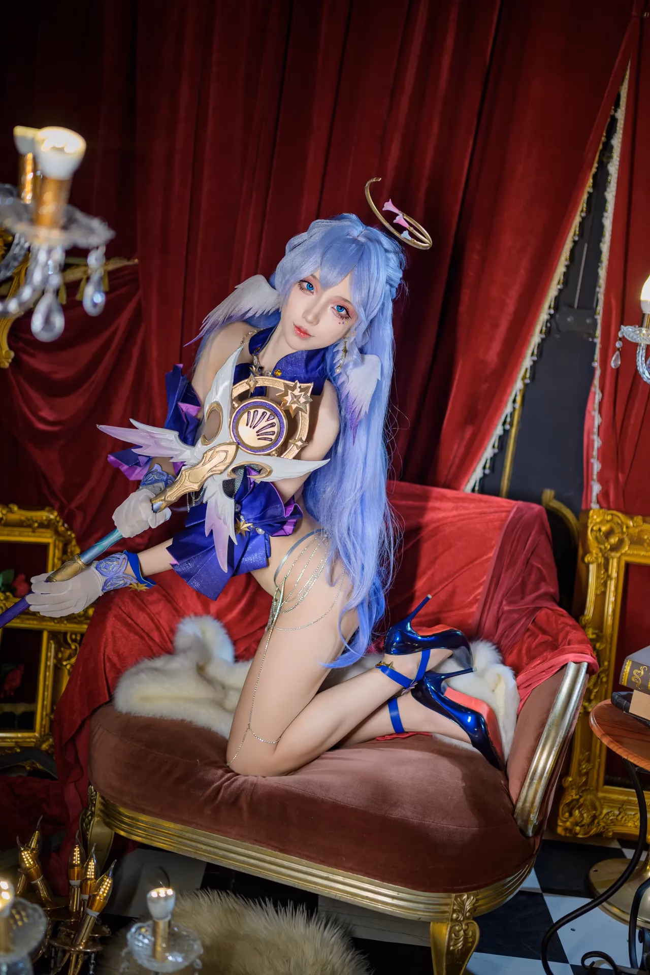Hu Jiu Jiu as Robin — cosplay photo 17 of 61