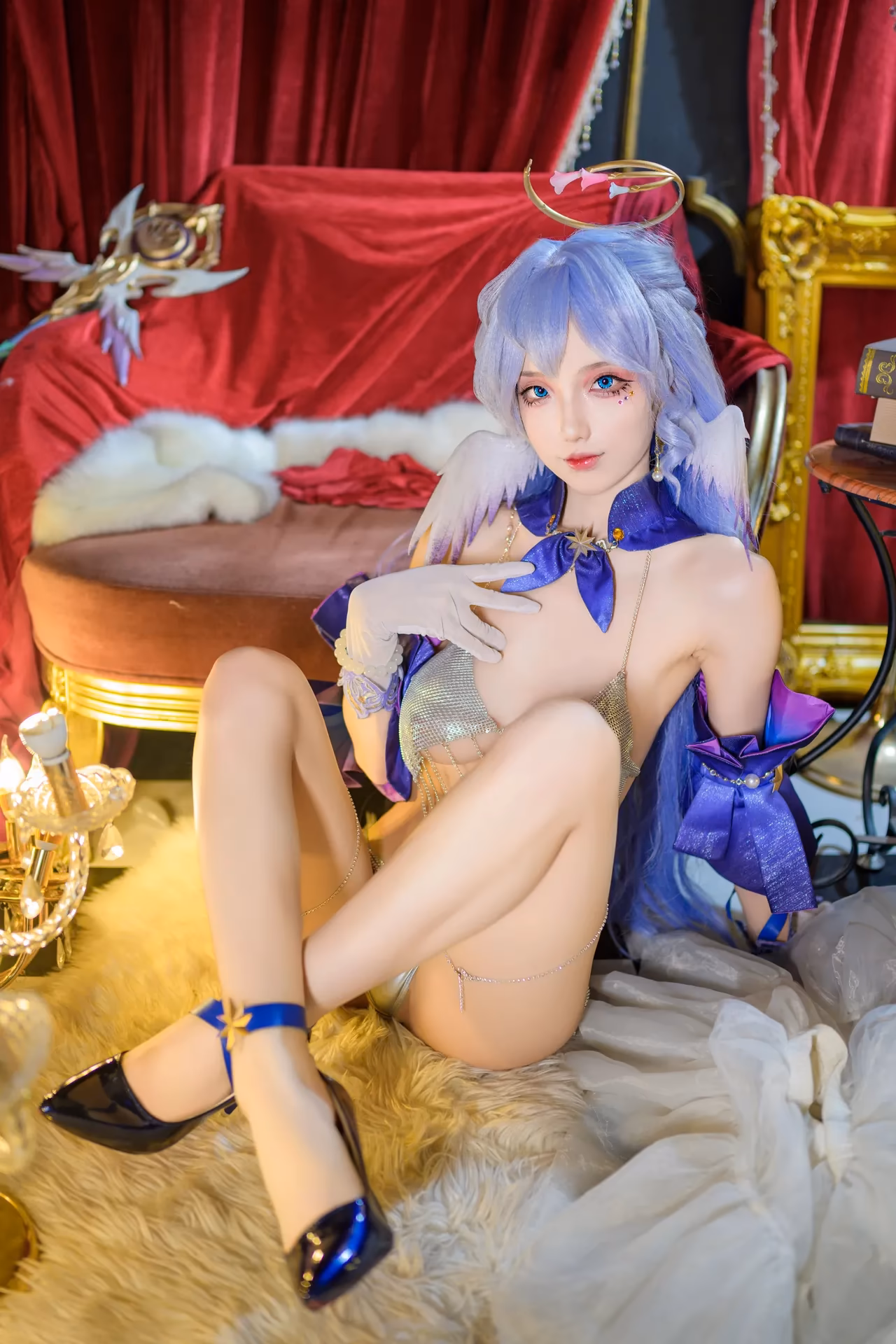 Hu Jiu Jiu as Robin — cosplay photo 28 of 61