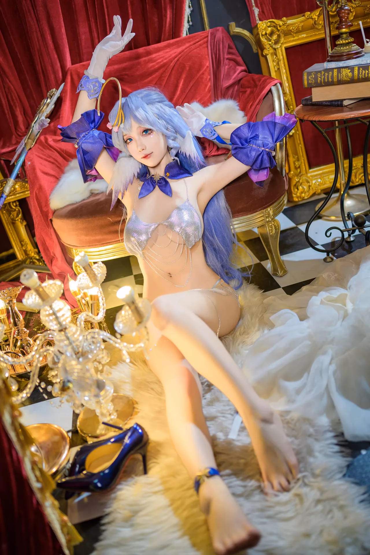 Hu Jiu Jiu as Robin — cosplay photo 52 of 61