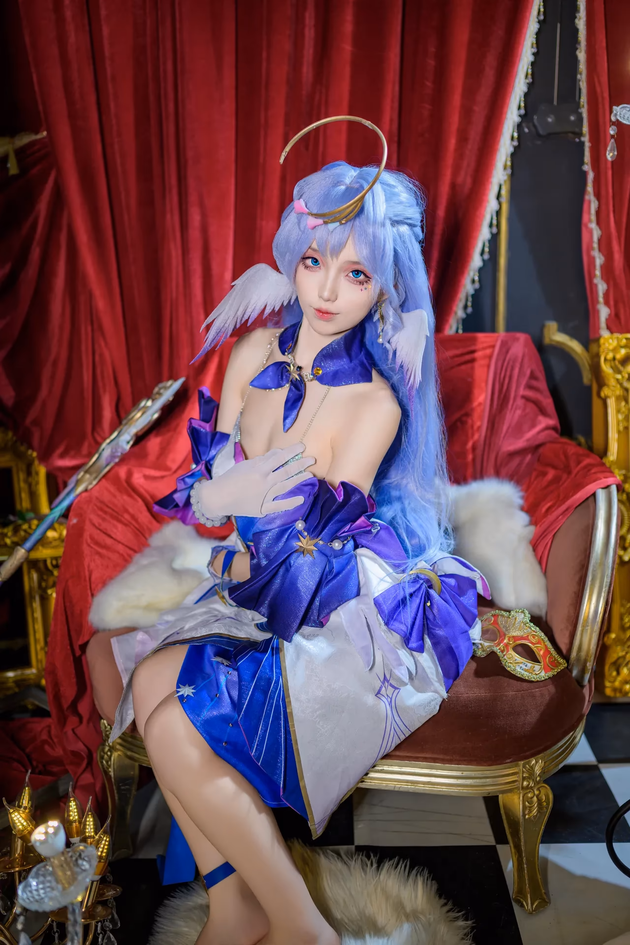 Hu Jiu Jiu as Robin — cosplay photo 54 of 61
