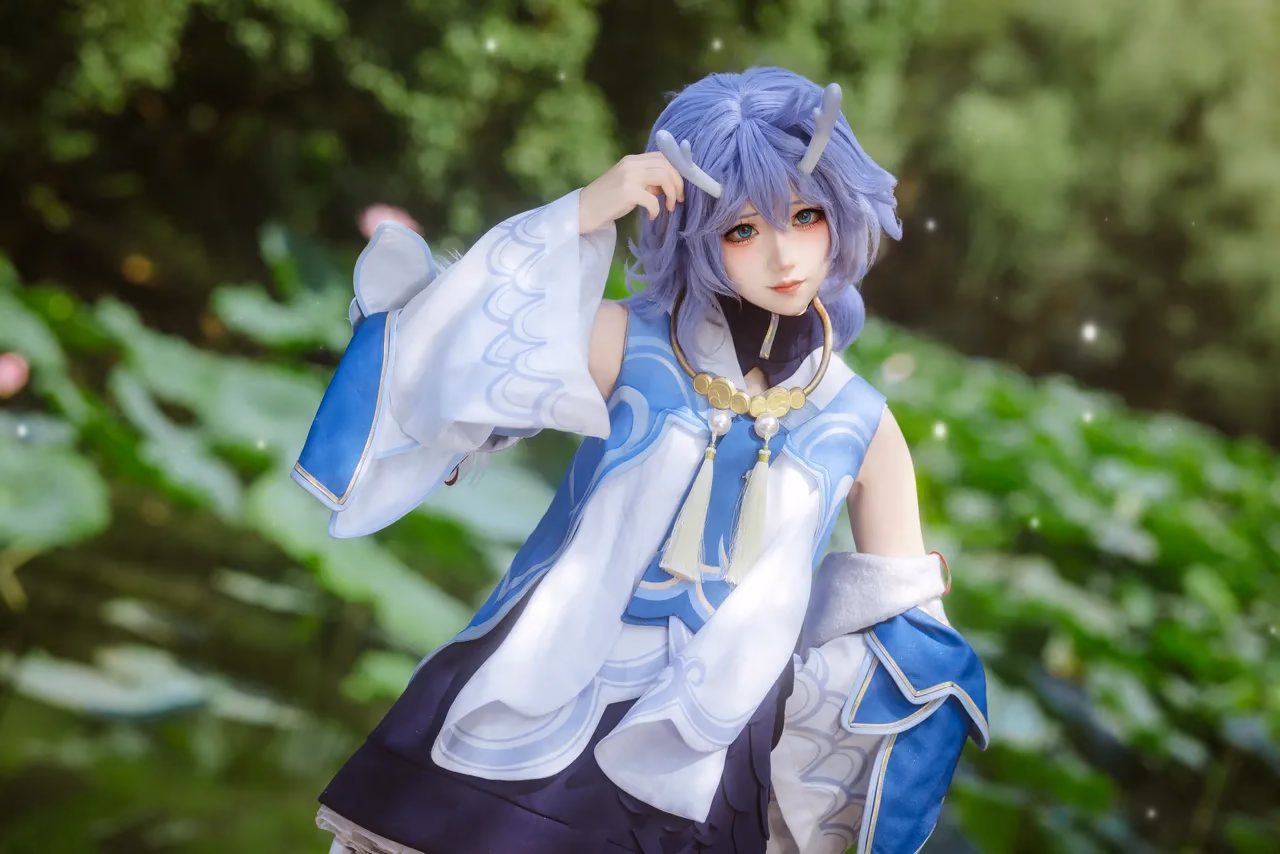 Hua Qi Hana as Bailu — cosplay photo 10 of 14