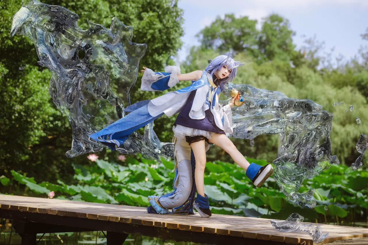 Hua Qi Hana as Bailu — cosplay photo 8 of 14