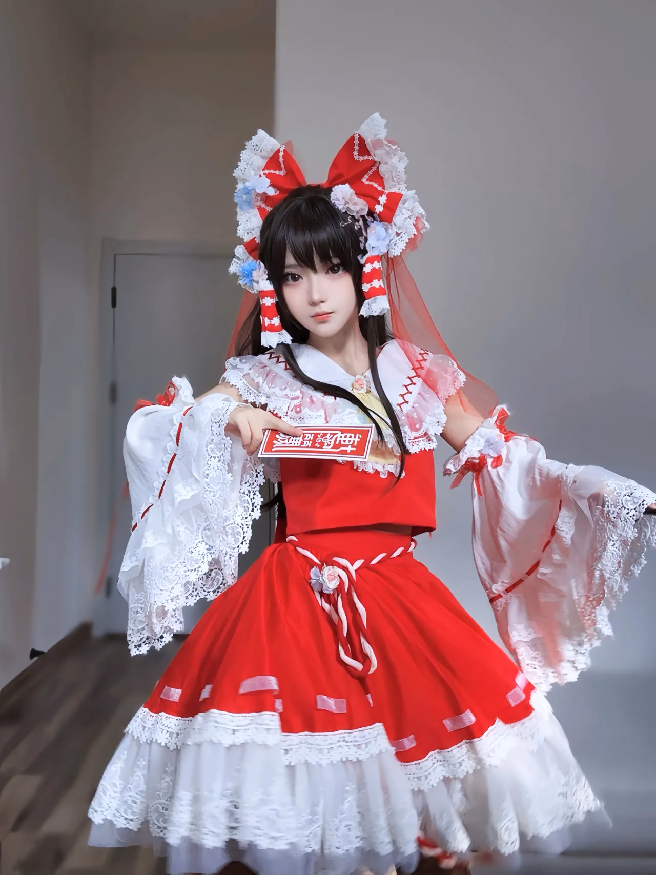 Hua Qi Hana as Reimu Hakurei — cosplay photo 6 of 12