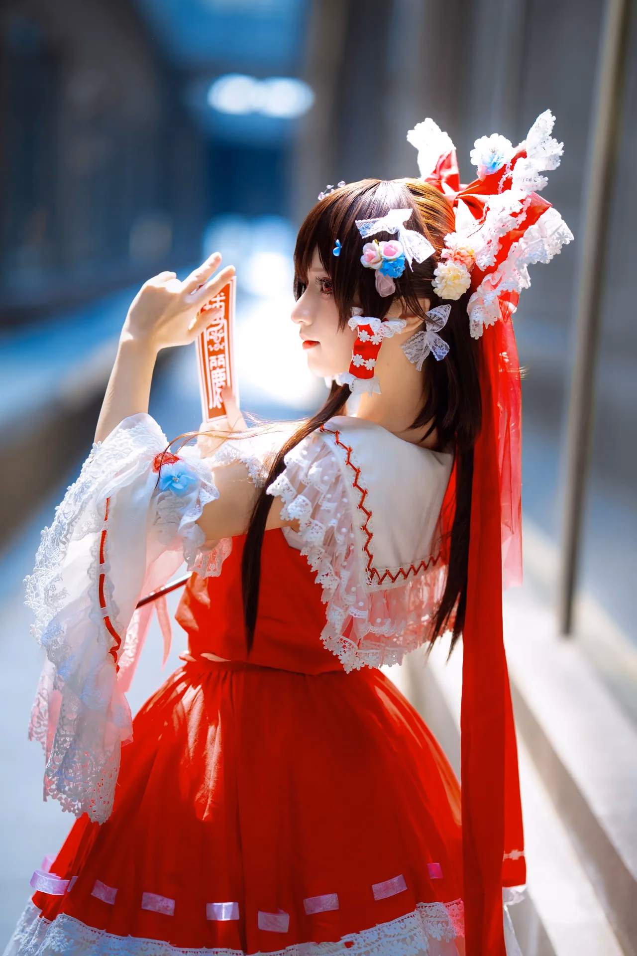 Hua Qi Hana as Reimu Hakurei — cosplay photo 11 of 88
