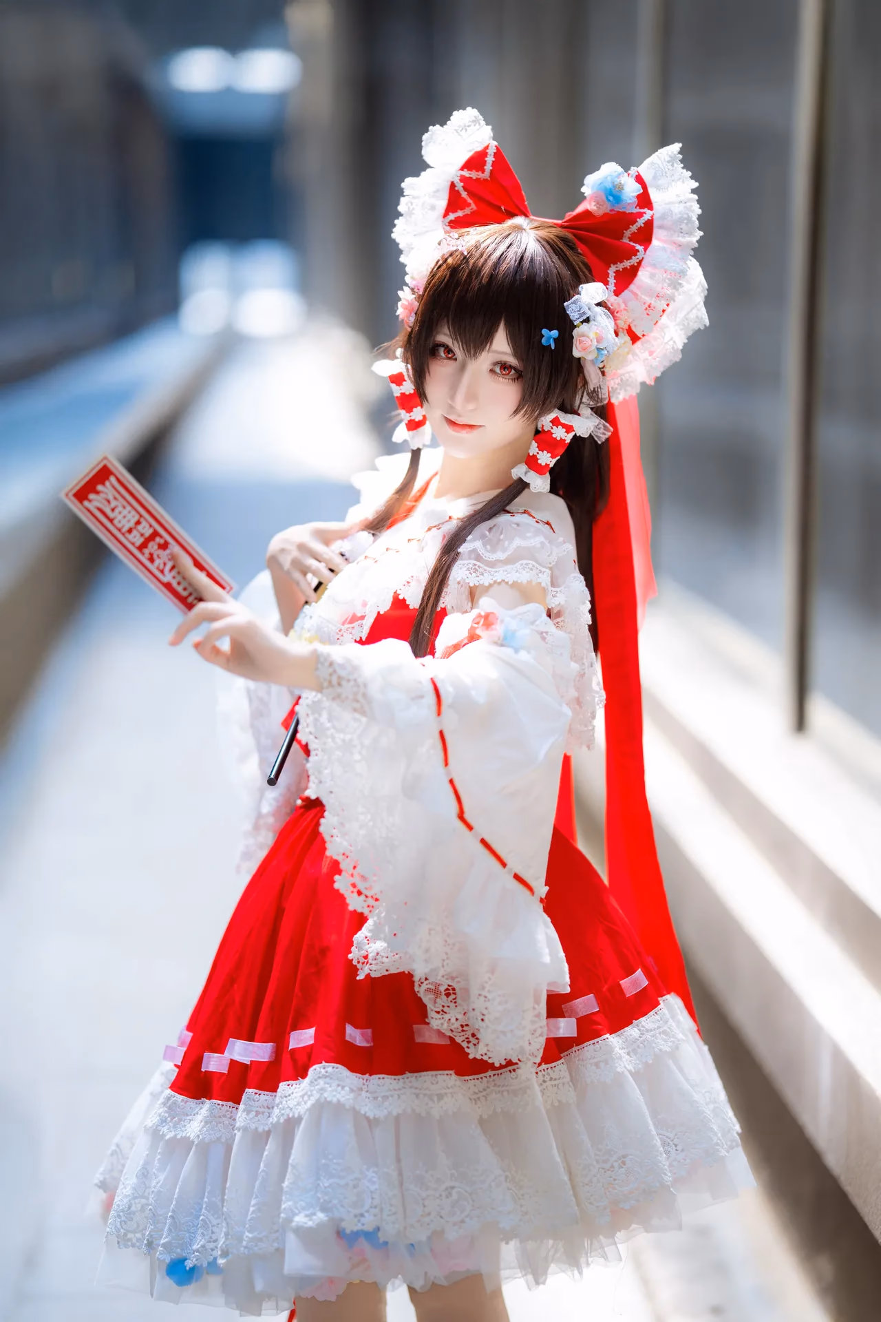 Hua Qi Hana as Reimu Hakurei — cosplay photo 13 of 88