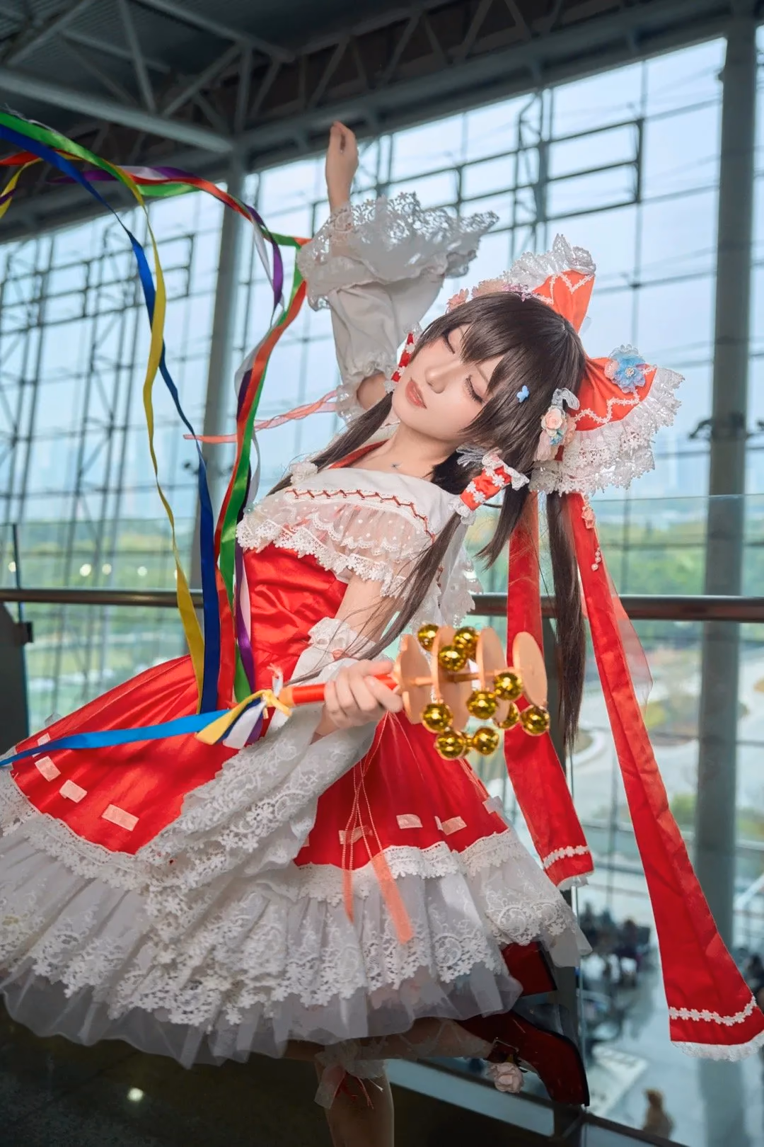 Hua Qi Hana as Reimu Hakurei — cosplay photo 17 of 88