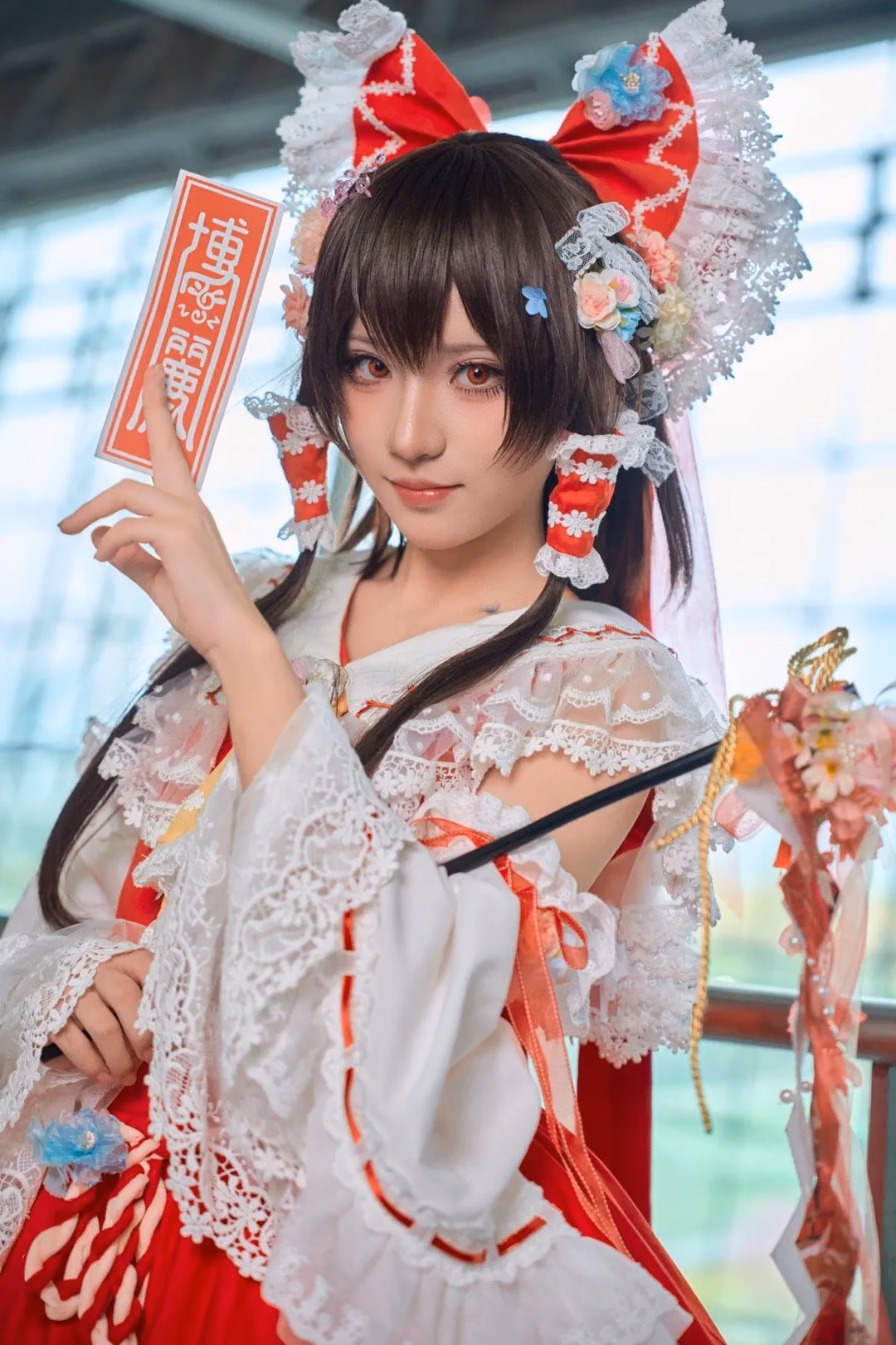 Hua Qi Hana as Reimu Hakurei — cosplay photo 18 of 88