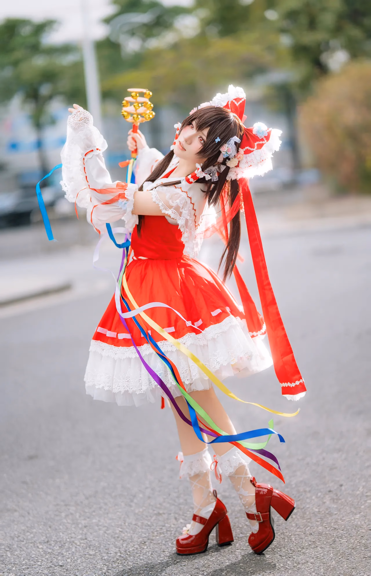 Hua Qi Hana as Reimu Hakurei — cosplay photo 26 of 88