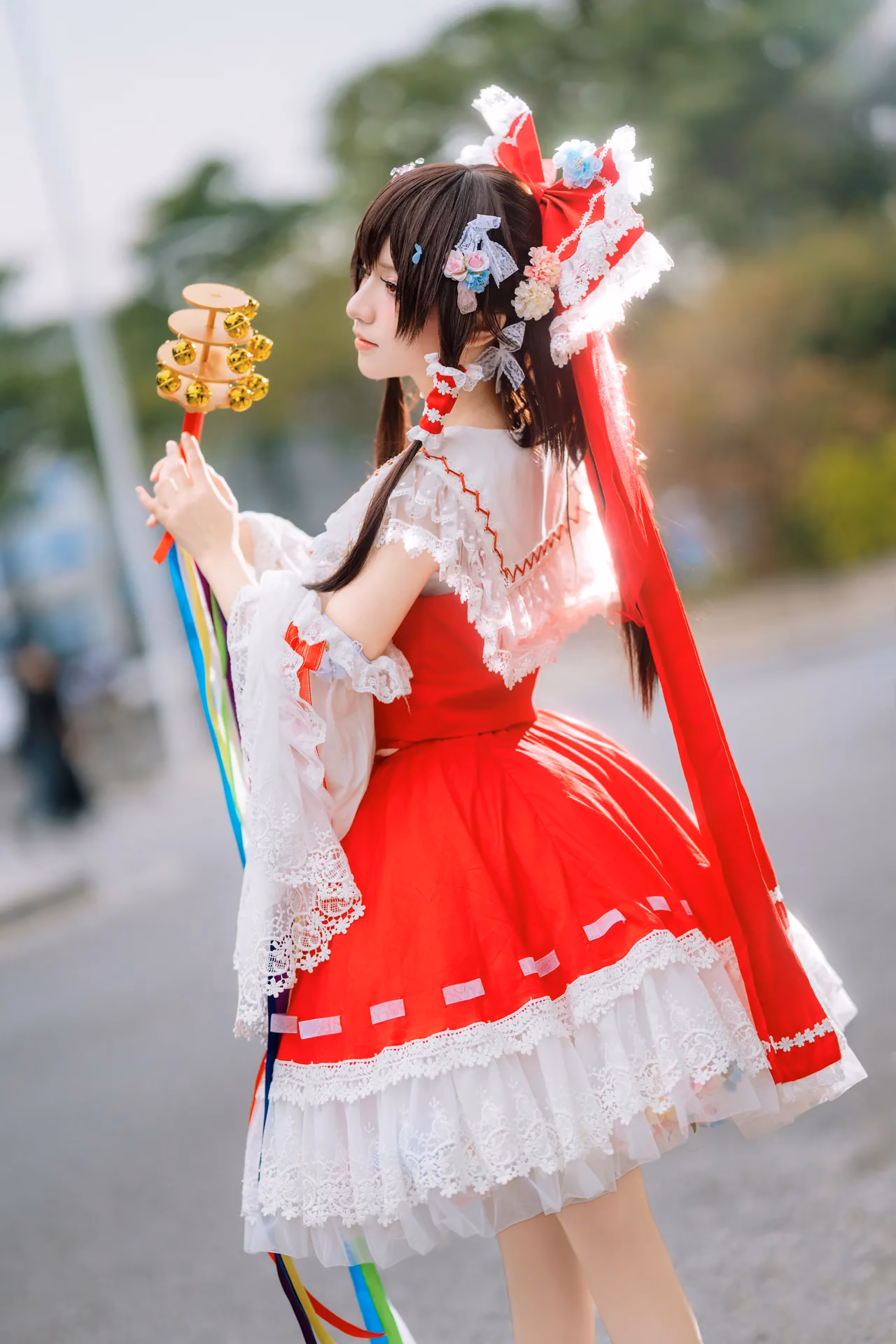 Hua Qi Hana as Reimu Hakurei — cosplay photo 27 of 88