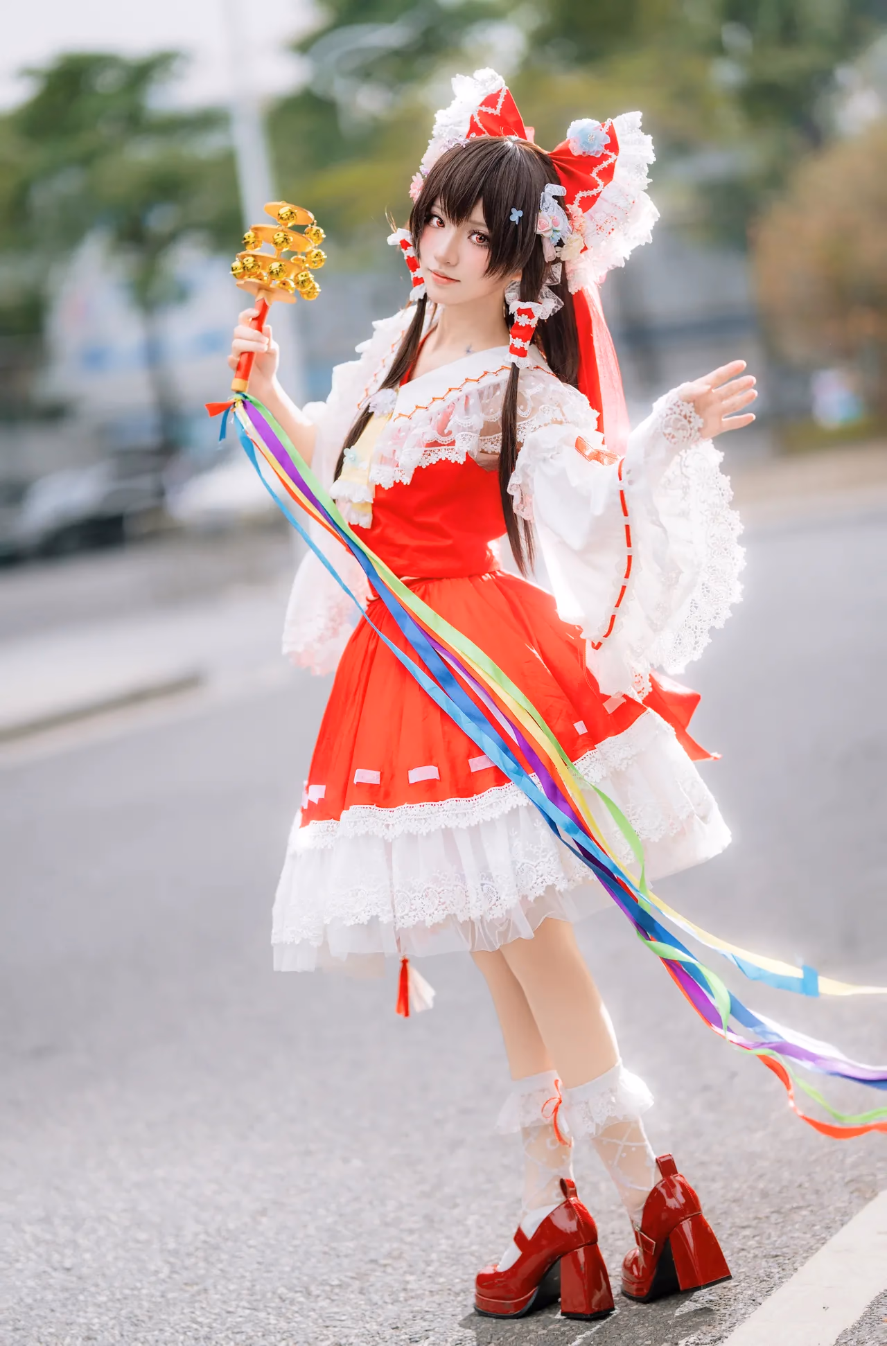 Hua Qi Hana as Reimu Hakurei — cosplay photo 29 of 88