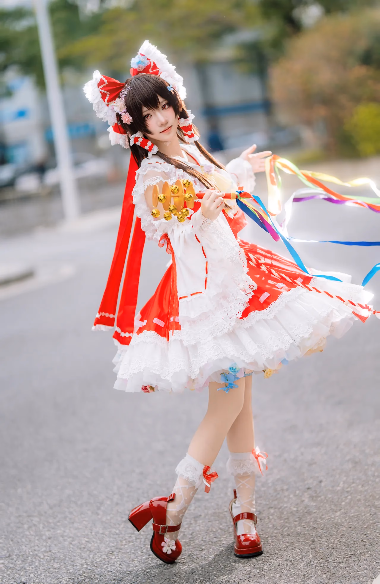 Hua Qi Hana as Reimu Hakurei — cosplay photo 30 of 88