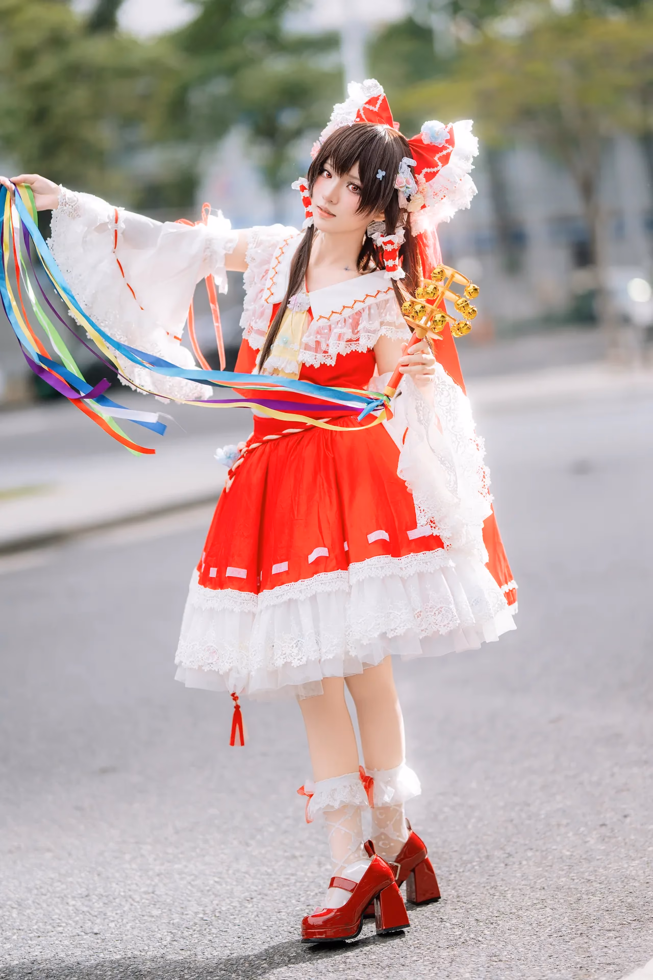 Hua Qi Hana as Reimu Hakurei — cosplay photo 31 of 88