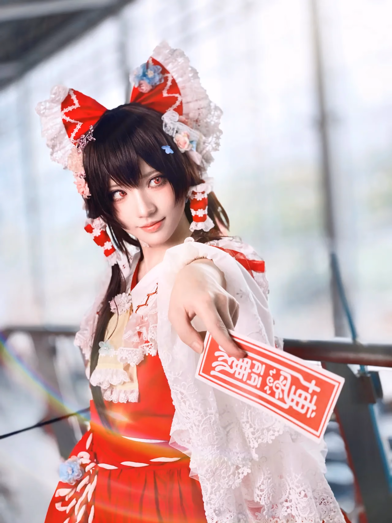 Hua Qi Hana as Reimu Hakurei — cosplay photo 39 of 88