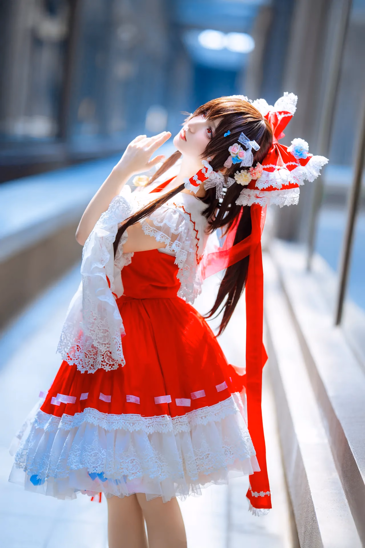 Hua Qi Hana as Reimu Hakurei — cosplay photo 4 of 88
