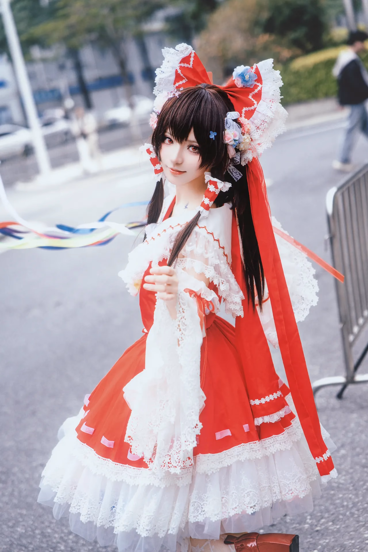 Hua Qi Hana as Reimu Hakurei — cosplay photo 46 of 88