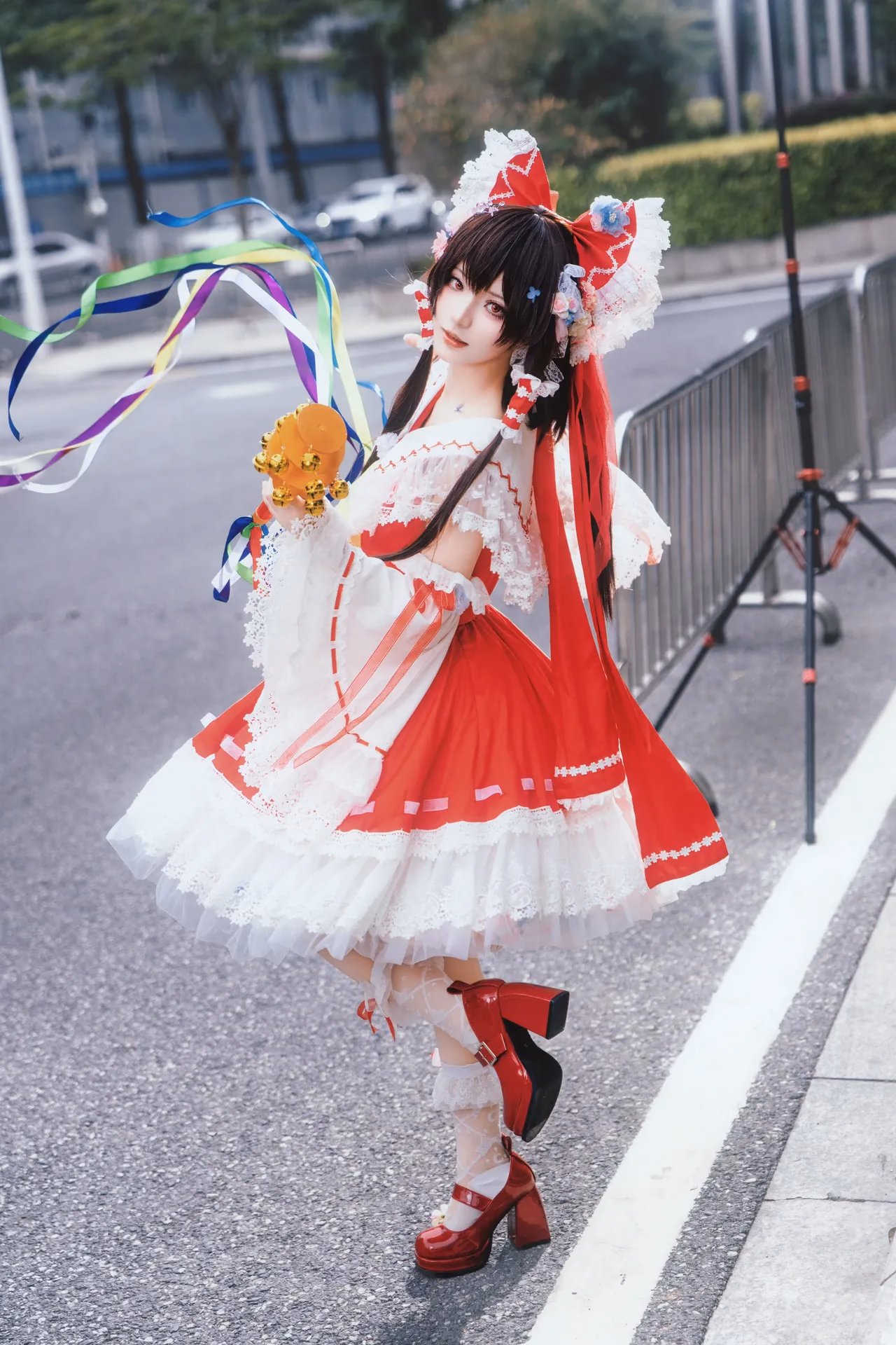 Hua Qi Hana as Reimu Hakurei — cosplay photo 47 of 88