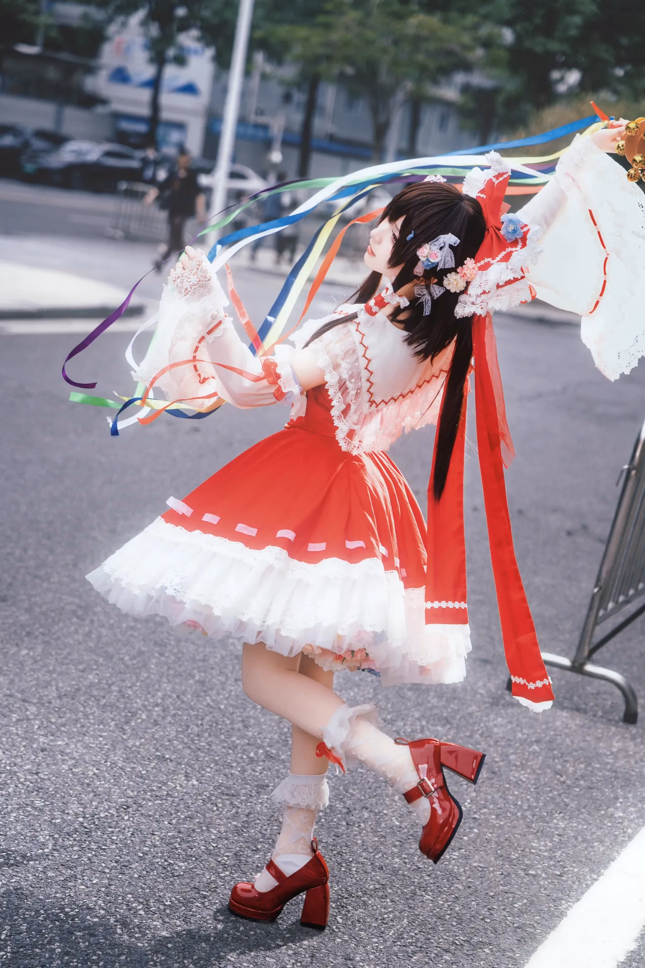 Hua Qi Hana as Reimu Hakurei — cosplay photo 48 of 88