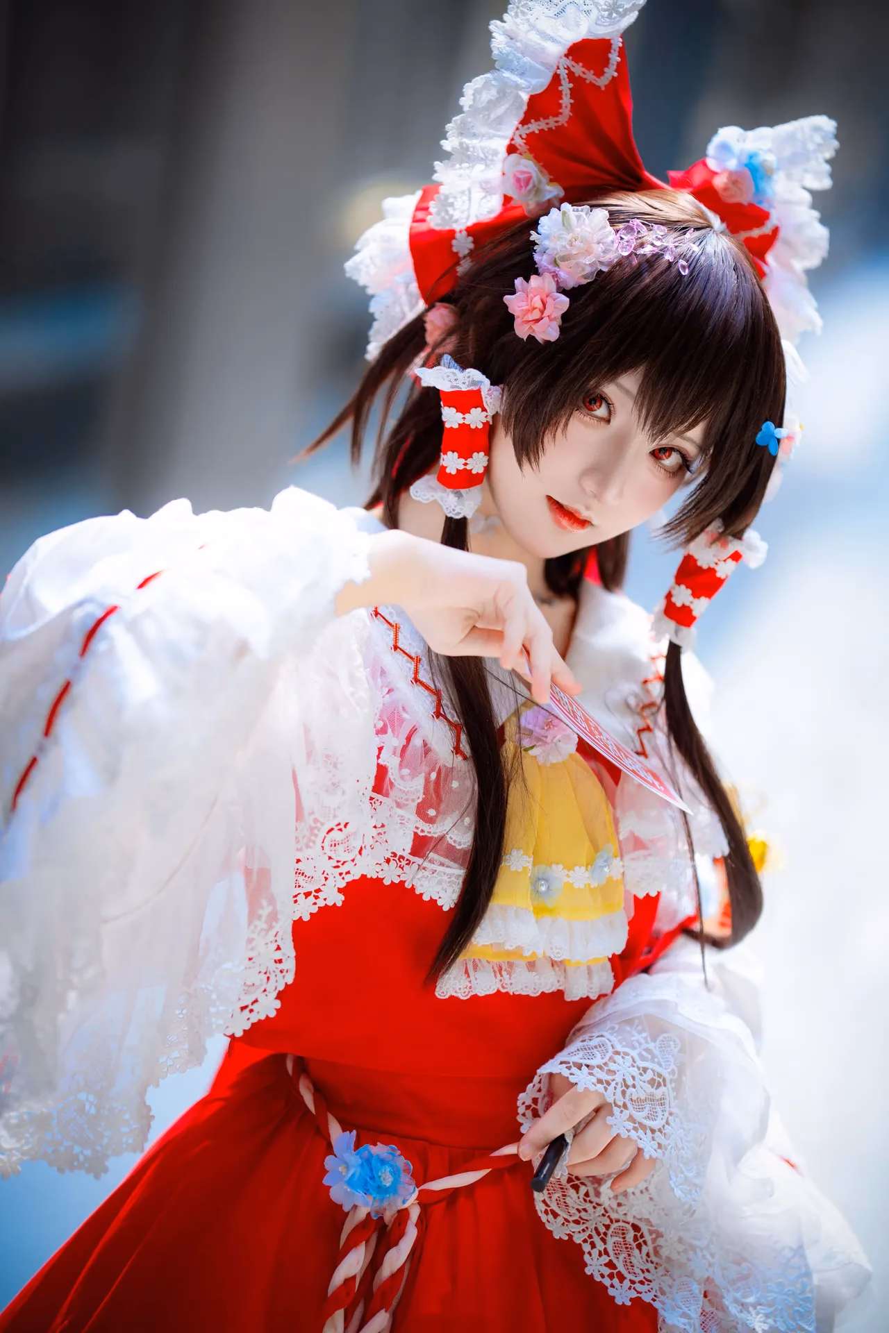 Hua Qi Hana as Reimu Hakurei — cosplay photo 6 of 88
