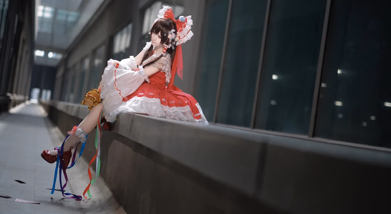 Hua Qi Hana as Reimu Hakurei — cosplay photo 60 of 88
