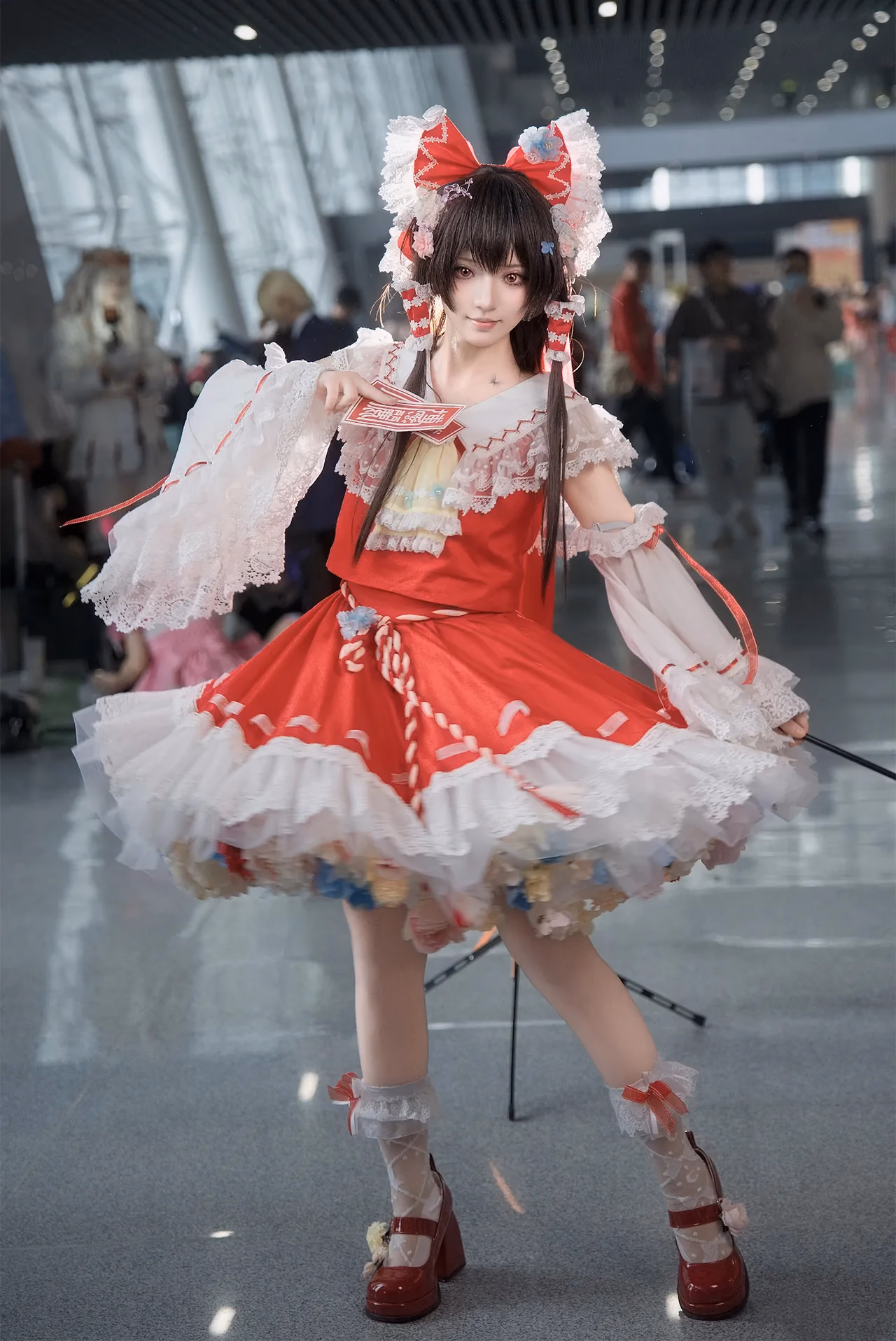 Hua Qi Hana as Reimu Hakurei — cosplay photo 69 of 88