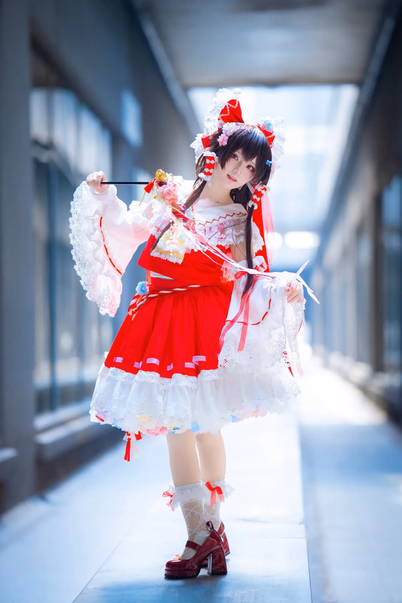 Hua Qi Hana as Reimu Hakurei — cosplay photo 7 of 88
