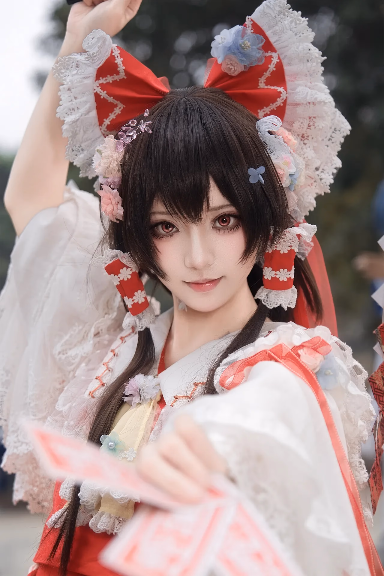 Hua Qi Hana as Reimu Hakurei — cosplay photo 70 of 88