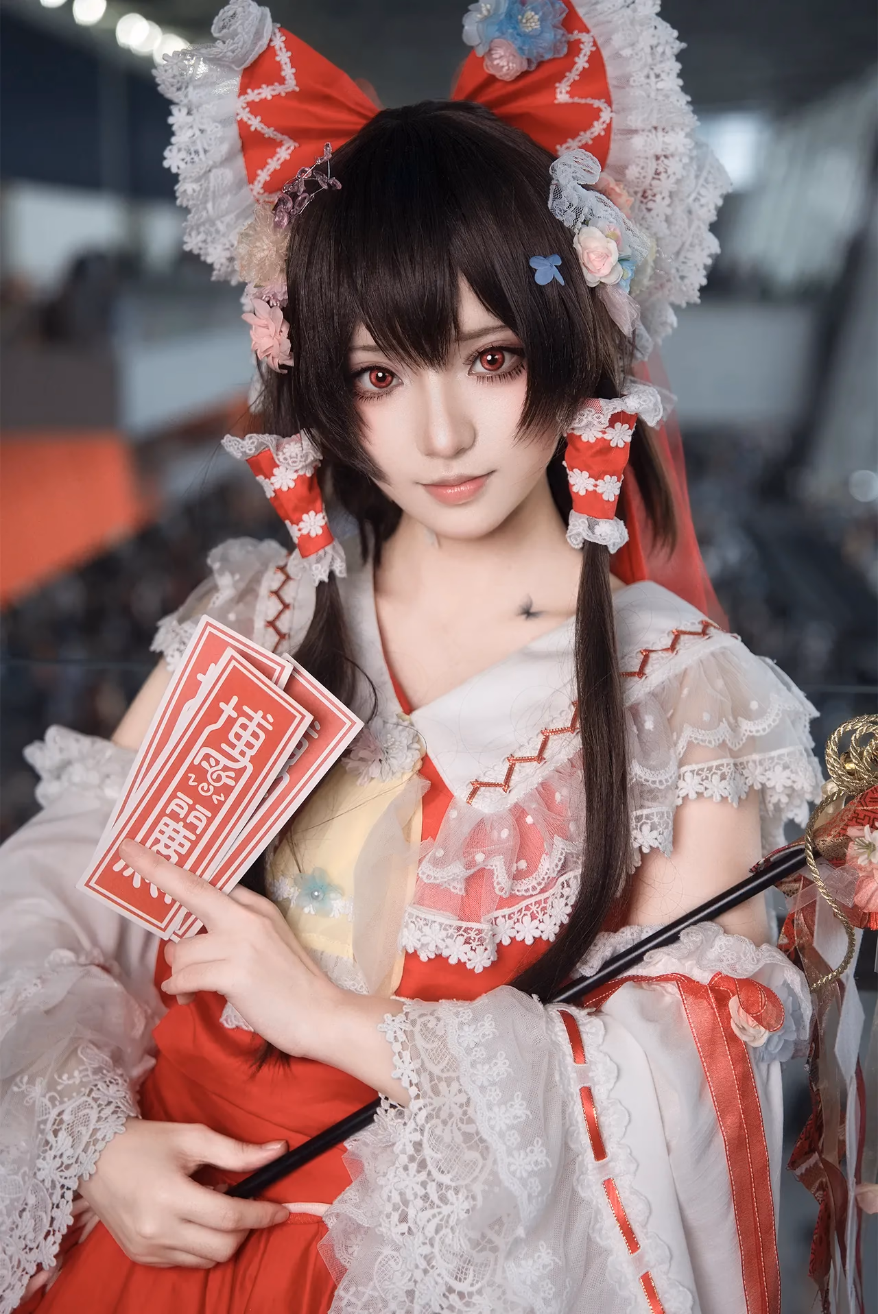 Hua Qi Hana as Reimu Hakurei — cosplay photo 73 of 88