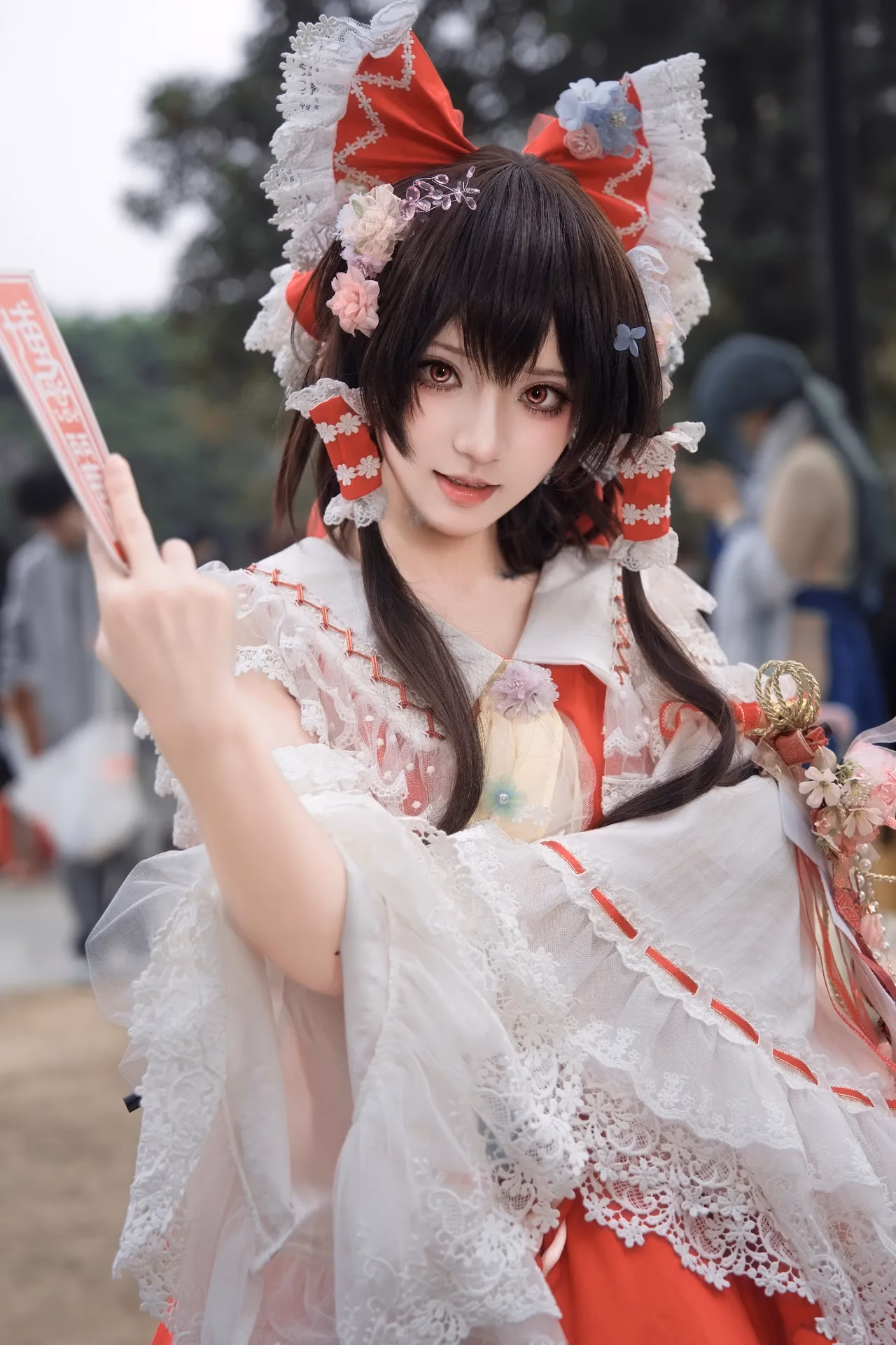 Hua Qi Hana as Reimu Hakurei — cosplay photo 83 of 88