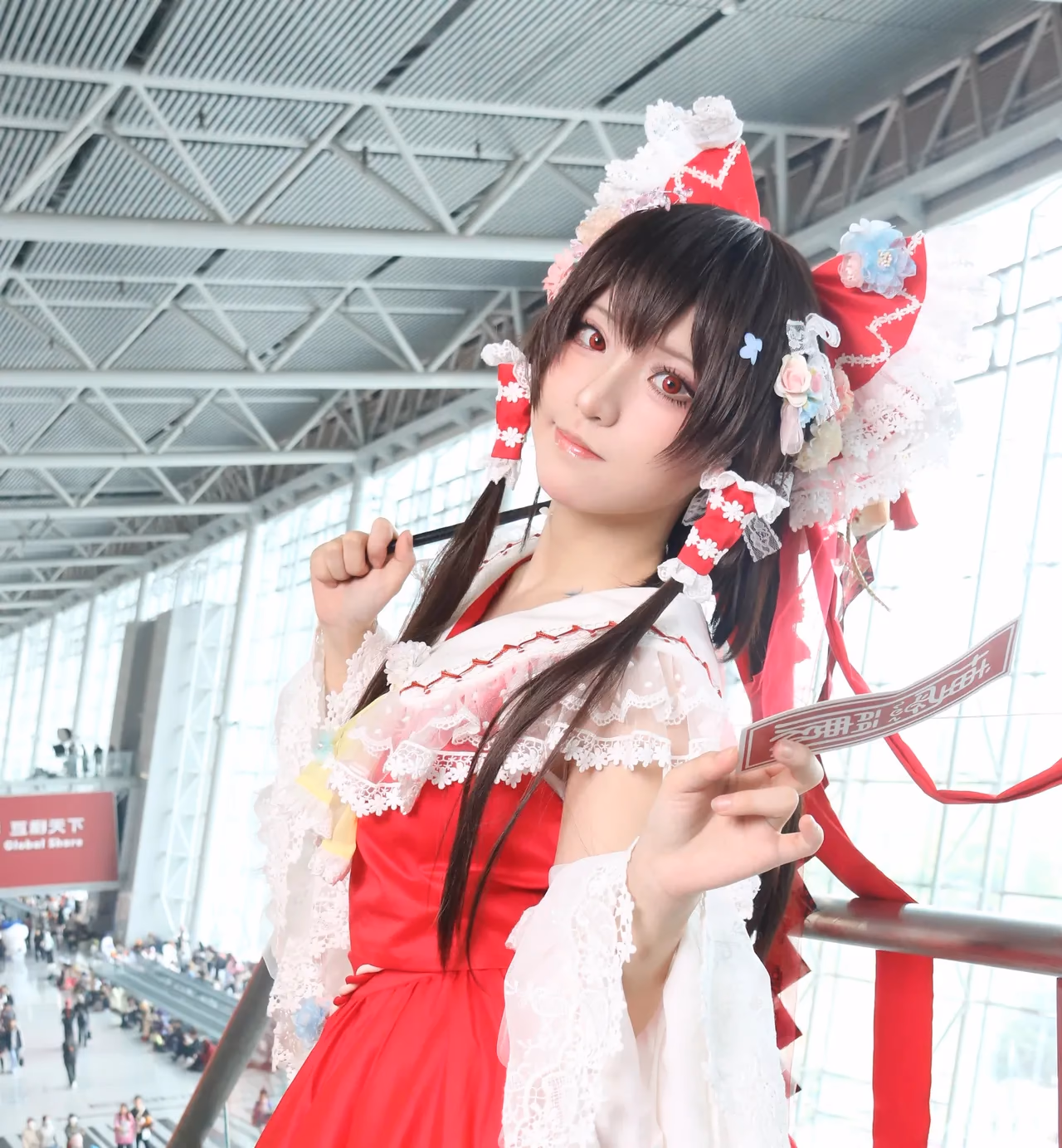 Hua Qi Hana as Reimu Hakurei — cosplay photo 88 of 88