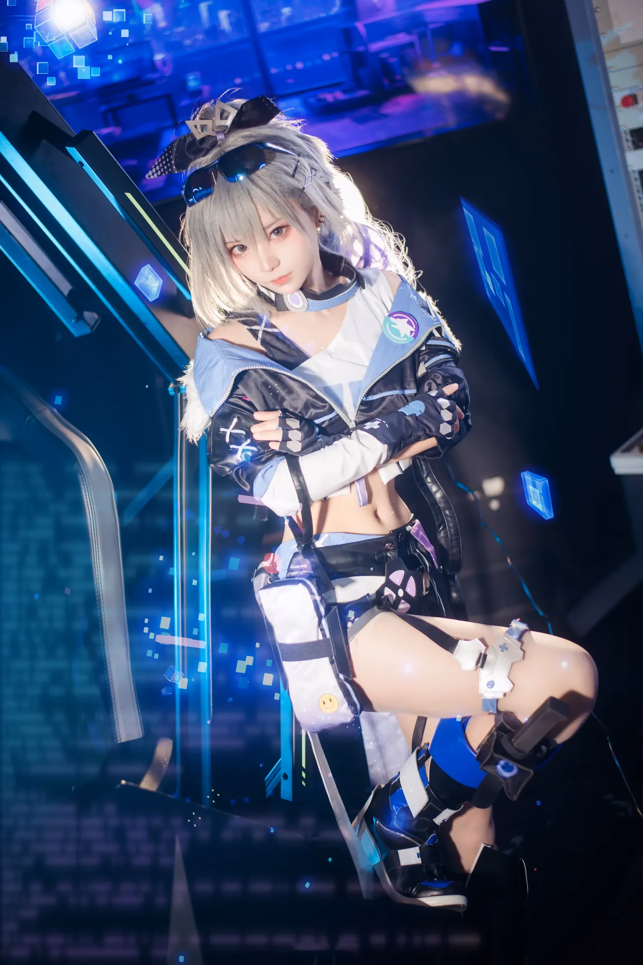 Hua Qi Hana as Silver Wolf — cosplay photo 10 of 17